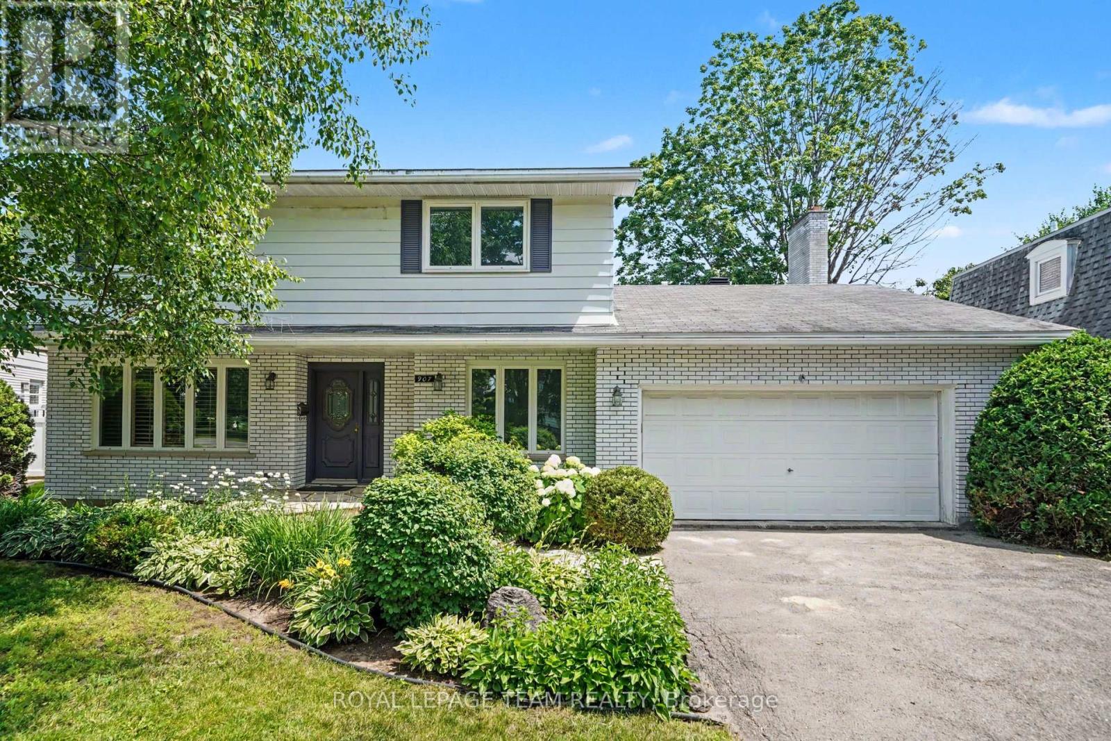 907 Dresden Crescent, Ottawa, Ontario  K2B 5H8 - Photo 3 - X13532862