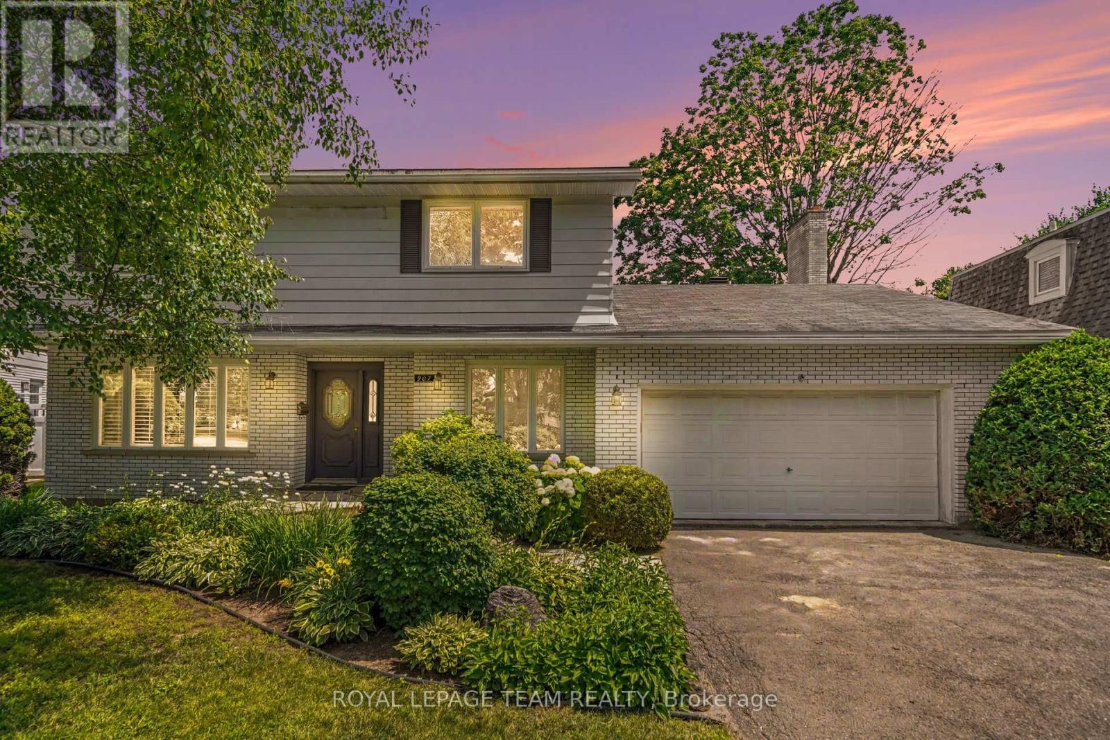 907 Dresden Crescent, Ottawa, Ontario  K2B 5H8 - Photo 4 - X13532862