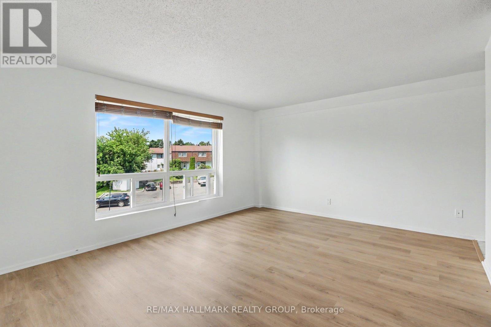 8 - 900 Elmsmere Road, Ottawa, Ontario  K1J 7T6 - Photo 5 - X13533036
