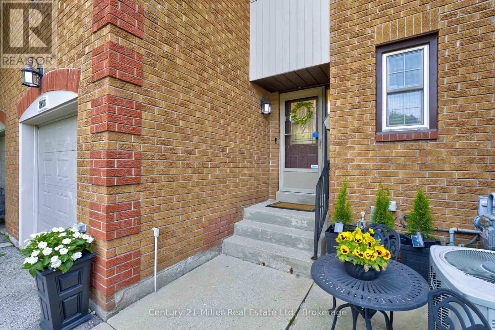 2256 Margot Street, Oakville, Ontario  L6H 3M7 - Photo 2 - W13532934