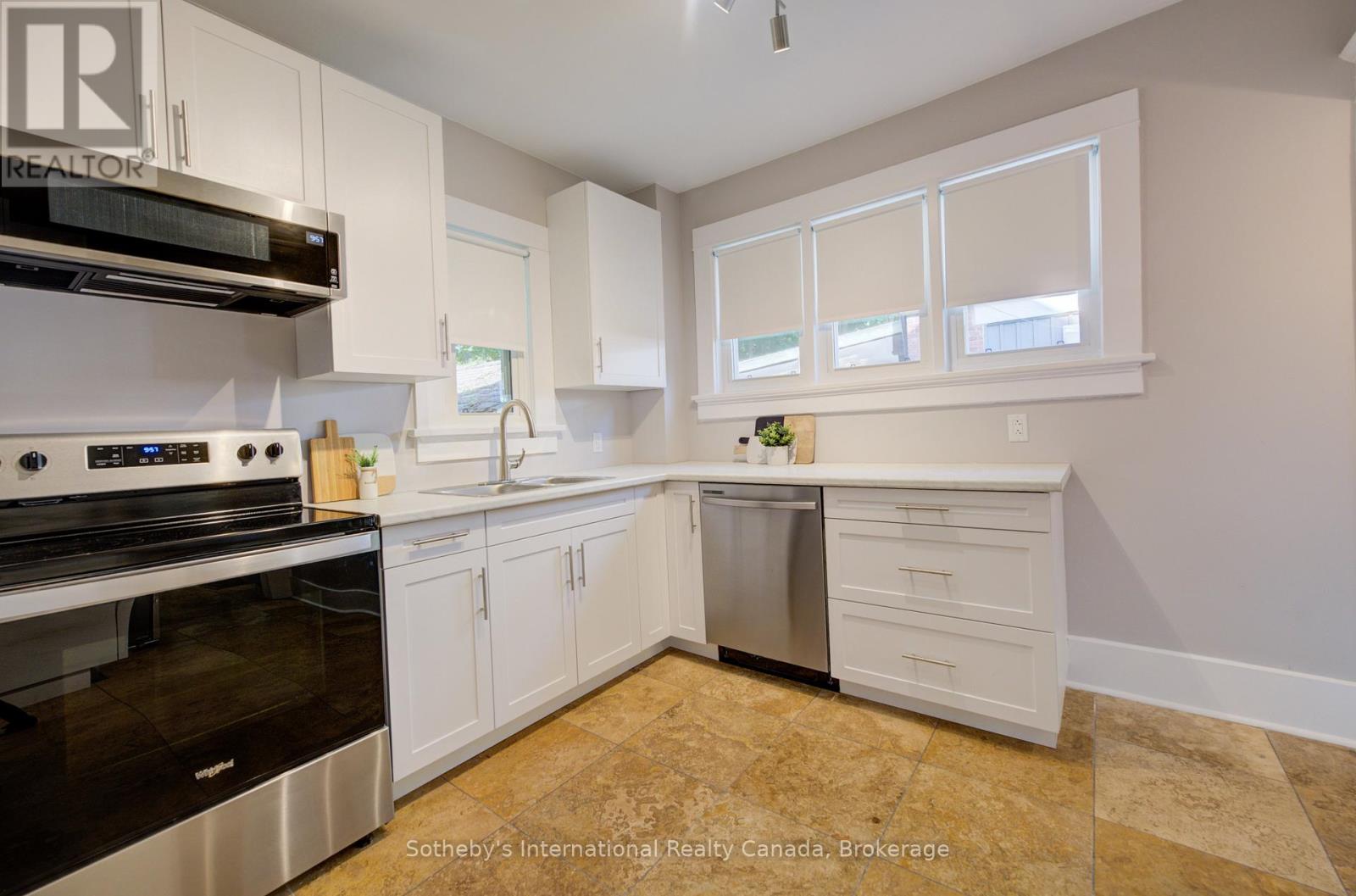 151 Esson Street, Waterloo, Ontario  N2L 1Z9 - Photo 12 - X13533044