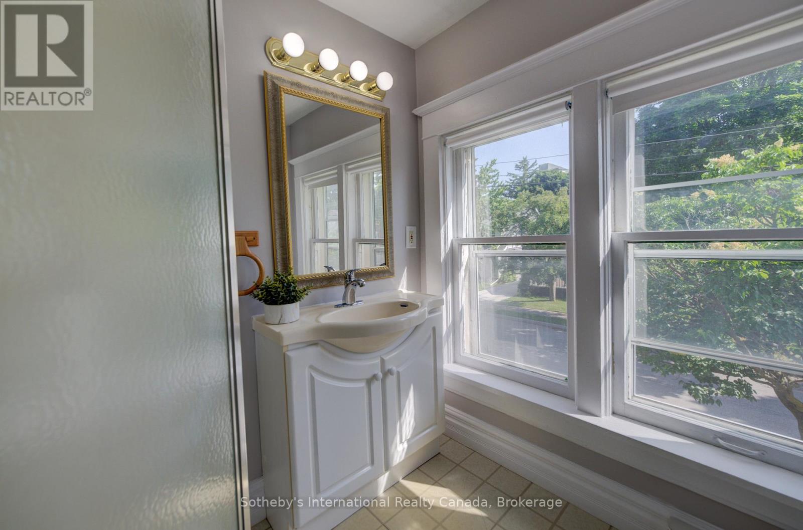 151 Esson Street, Waterloo, Ontario  N2L 1Z9 - Photo 16 - X13533044