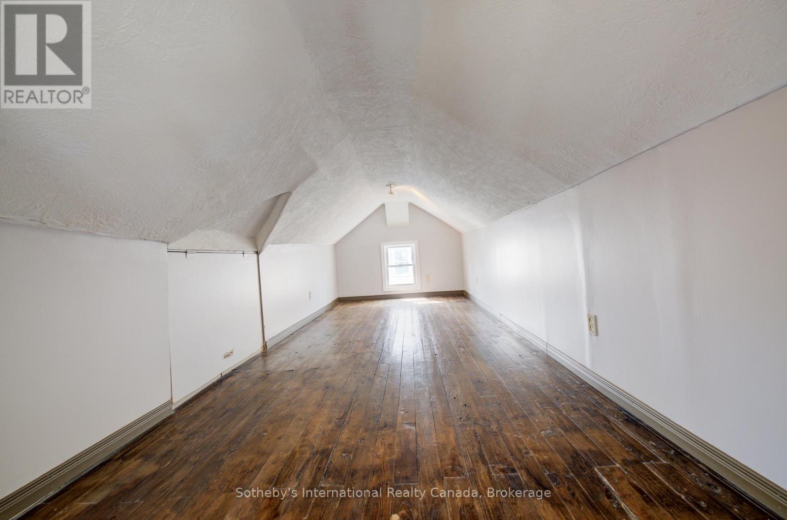 151 Esson Street, Waterloo, Ontario  N2L 1Z9 - Photo 18 - X13533044