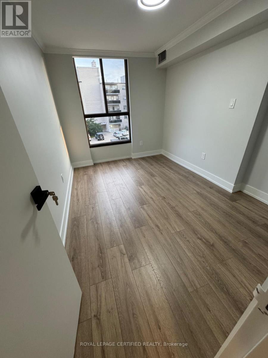301 - 3170 Kirwin Avenue, Mississauga, Ontario  L5A 3R1 - Photo 4 - W13525106