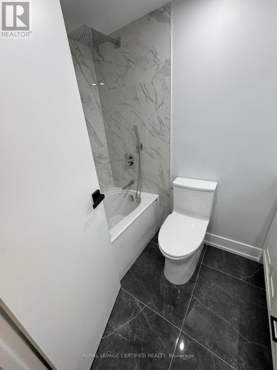 301 - 3170 Kirwin Avenue, Mississauga, Ontario  L5A 3R1 - Photo 11 - W13525106