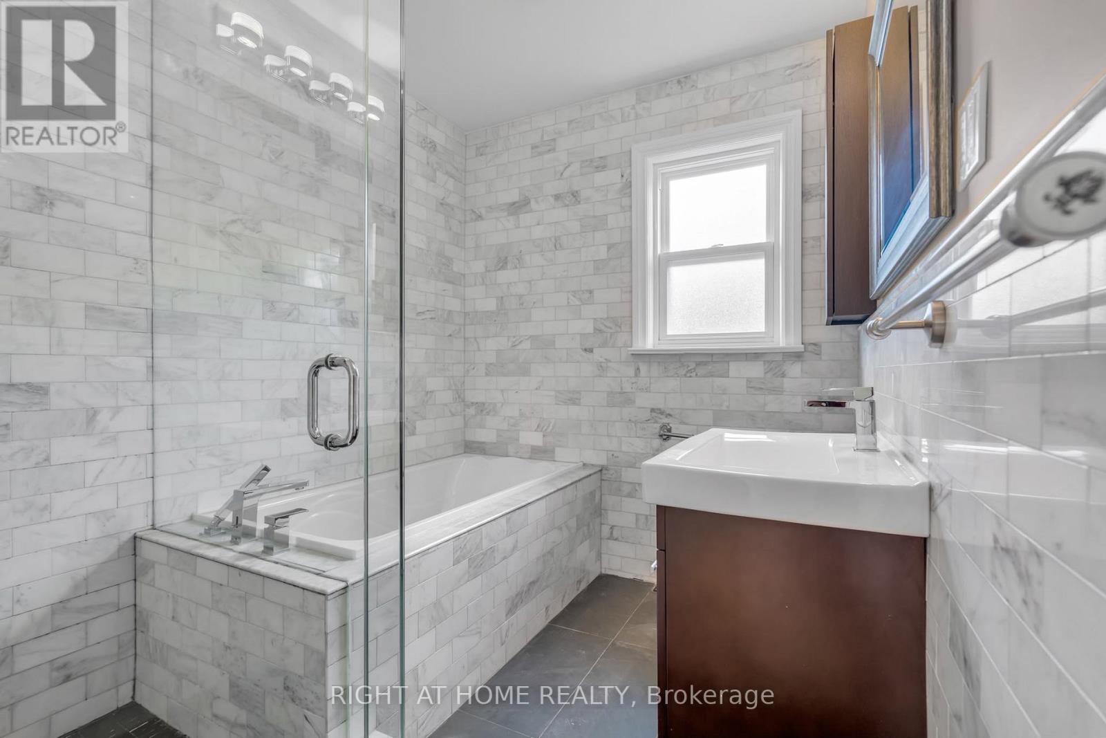 Main - 49 Mcgregor Road W, Toronto, Ontario  M1P 1C9 - Photo 10 - E13533000