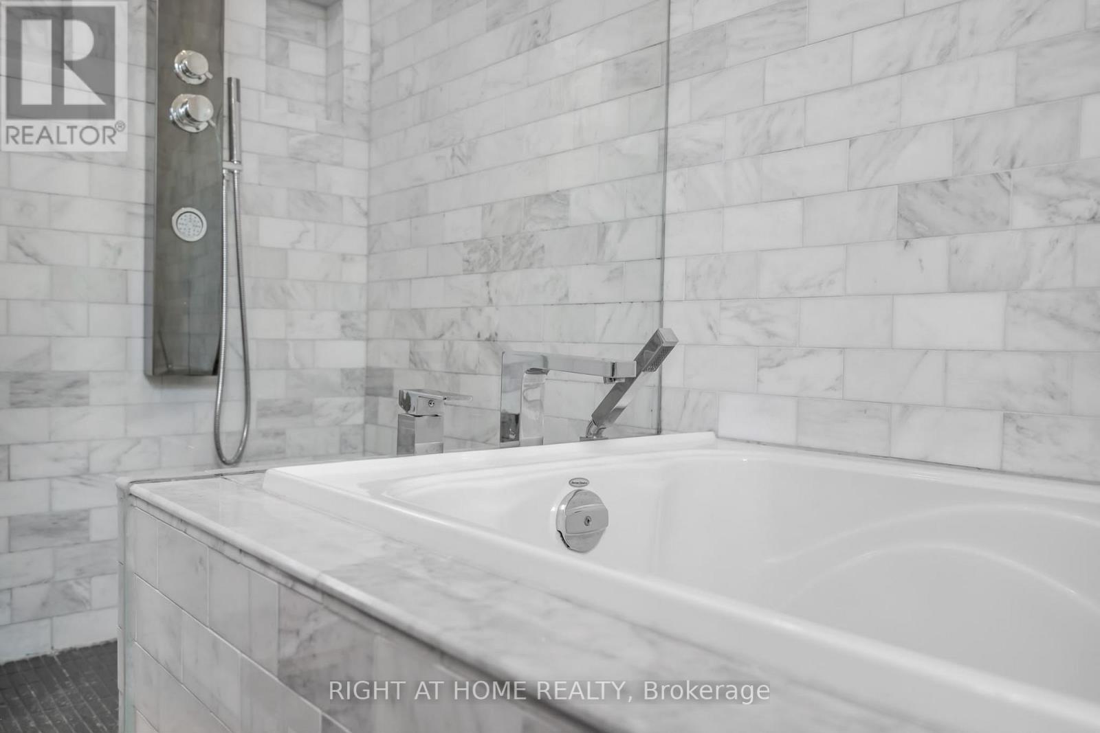 Main - 49 Mcgregor Road W, Toronto, Ontario  M1P 1C9 - Photo 12 - E13533000