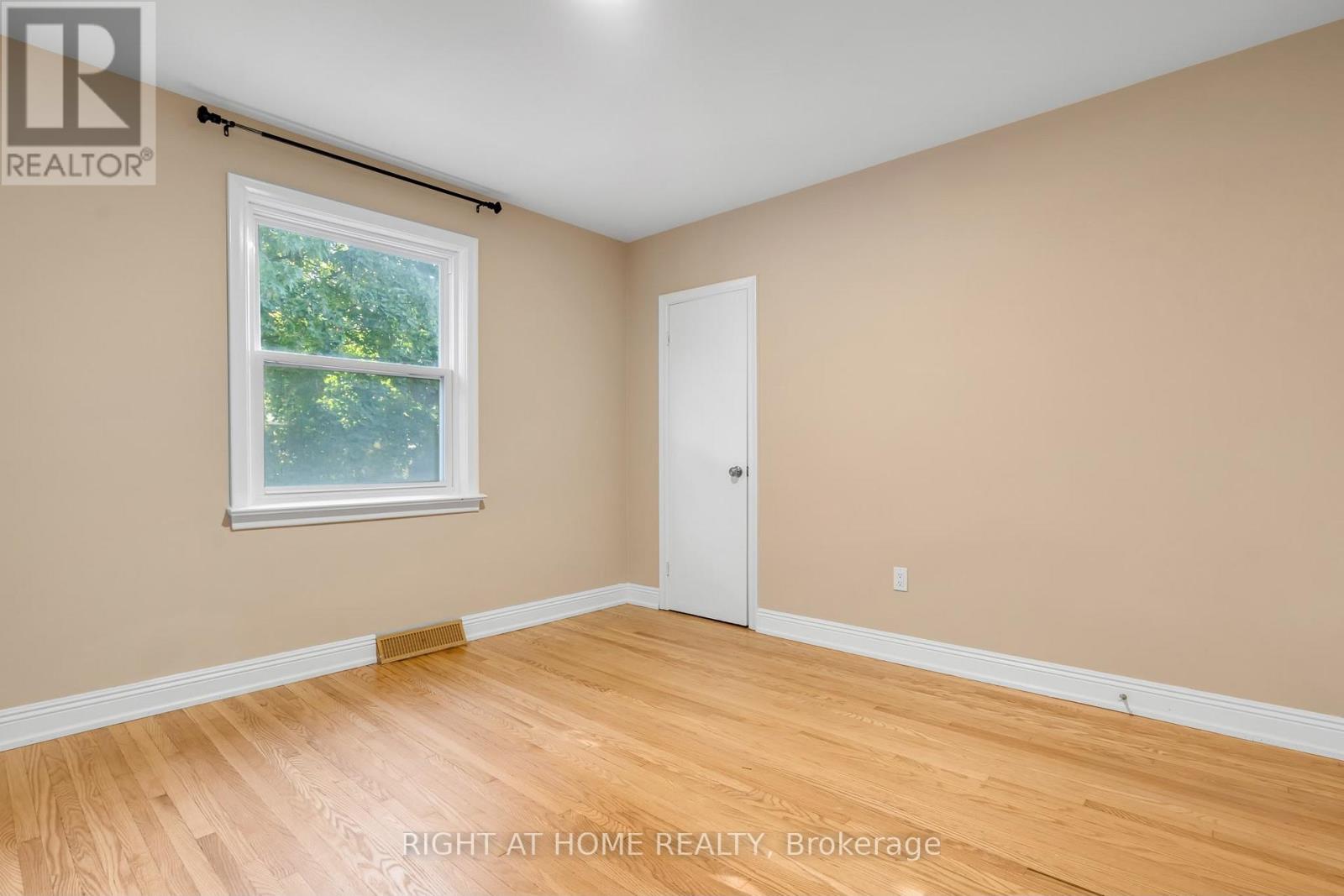 Main - 49 Mcgregor Road W, Toronto, Ontario  M1P 1C9 - Photo 16 - E13533000