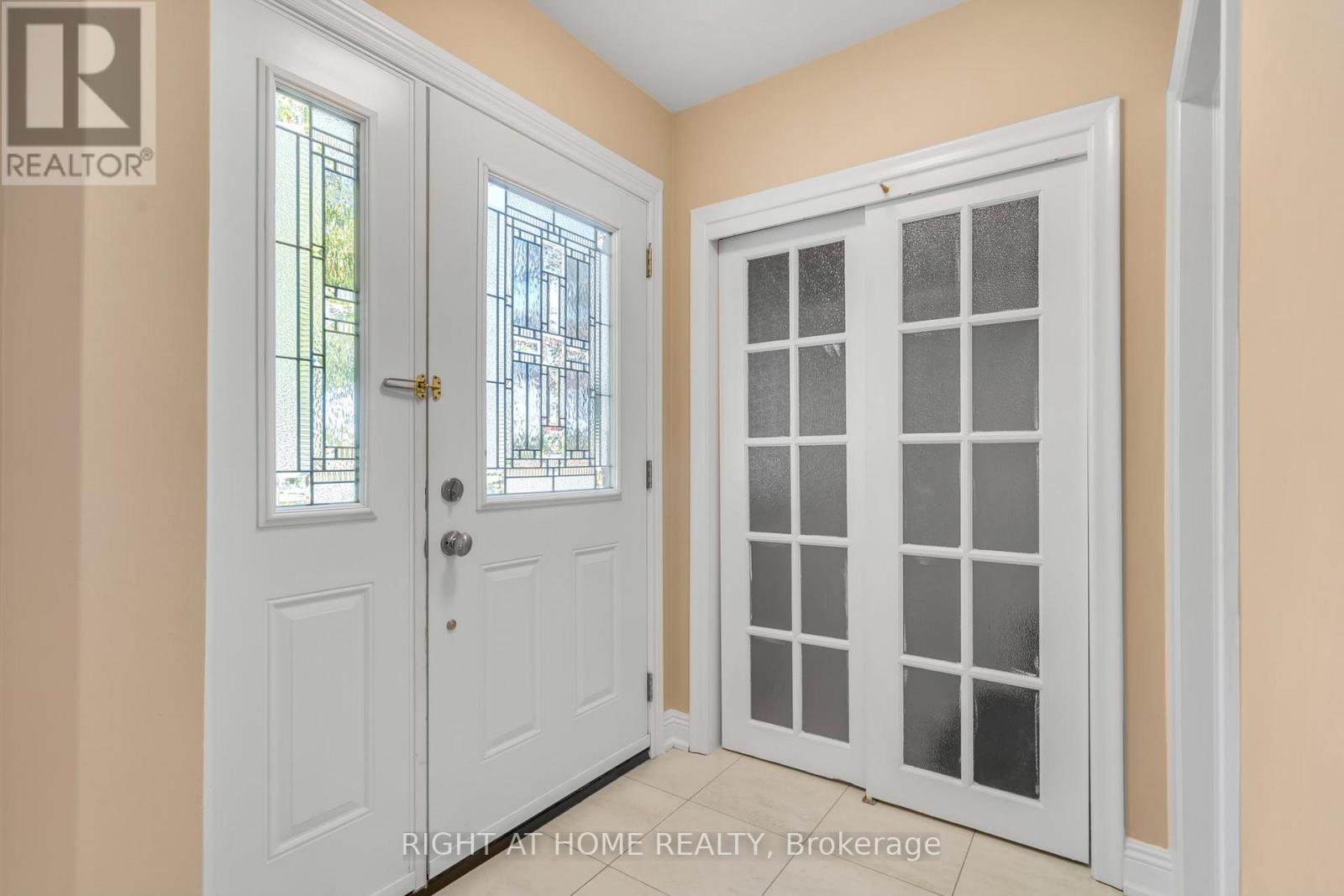Main - 49 Mcgregor Road W, Toronto, Ontario  M1P 1C9 - Photo 3 - E13533000