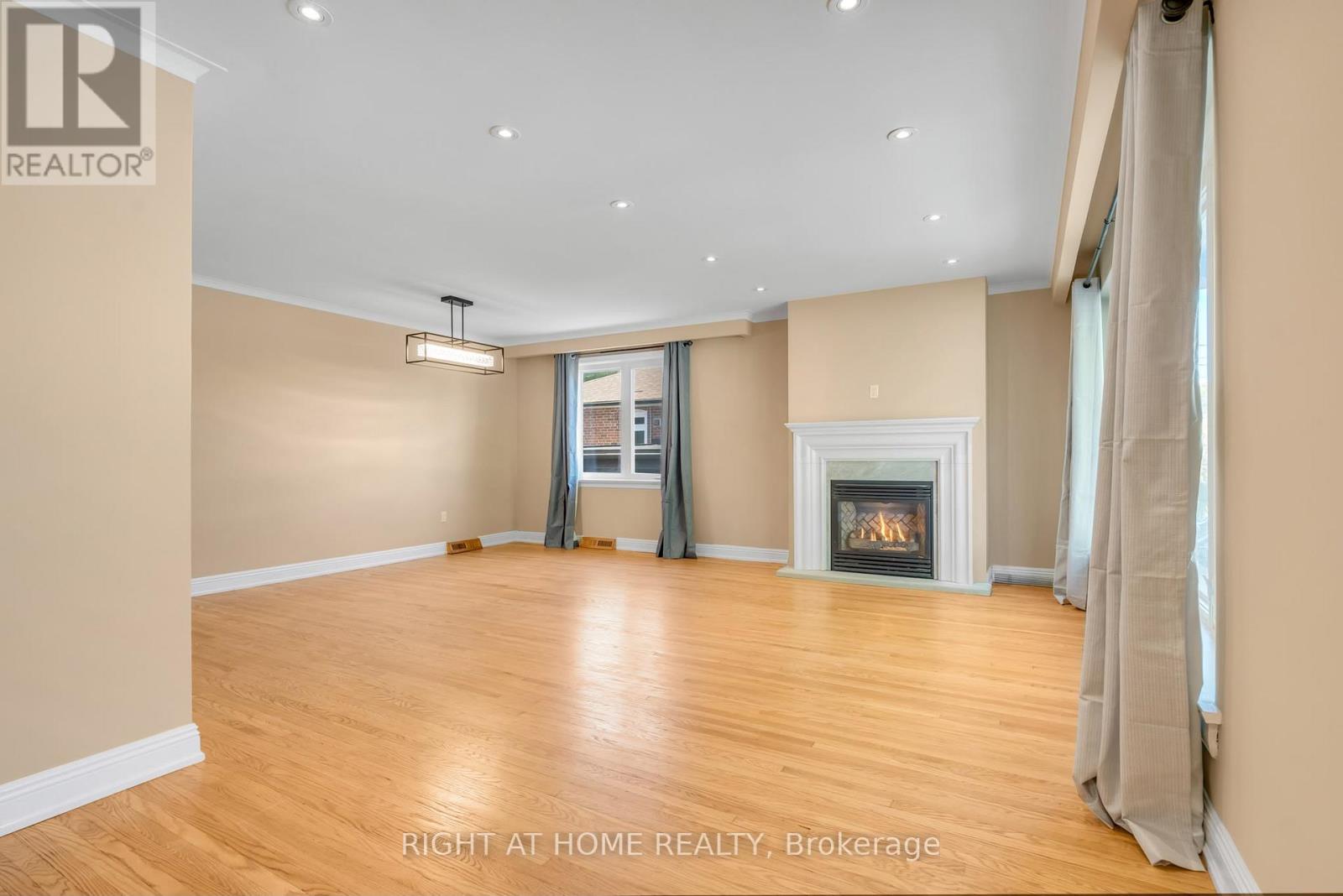 Main - 49 Mcgregor Road W, Toronto, Ontario  M1P 1C9 - Photo 4 - E13533000