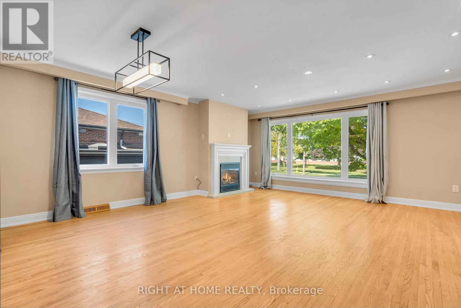 Main - 49 Mcgregor Road W, Toronto, Ontario  M1P 1C9 - Photo 6 - E13533000