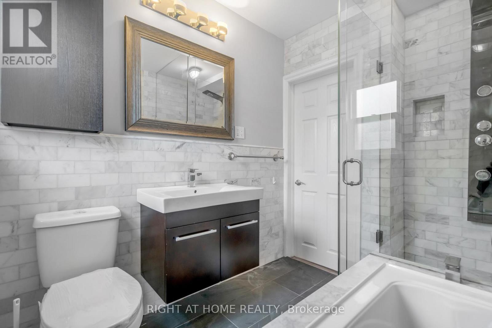 Main - 49 Mcgregor Road W, Toronto, Ontario  M1P 1C9 - Photo 9 - E13533000