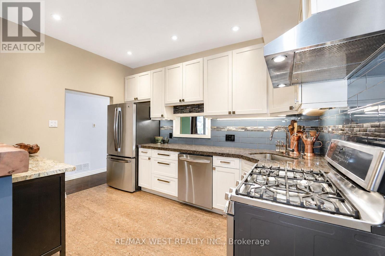 143 Botany Hill Road, Toronto, Ontario  M1G 3K6 - Photo 3 - E13533024