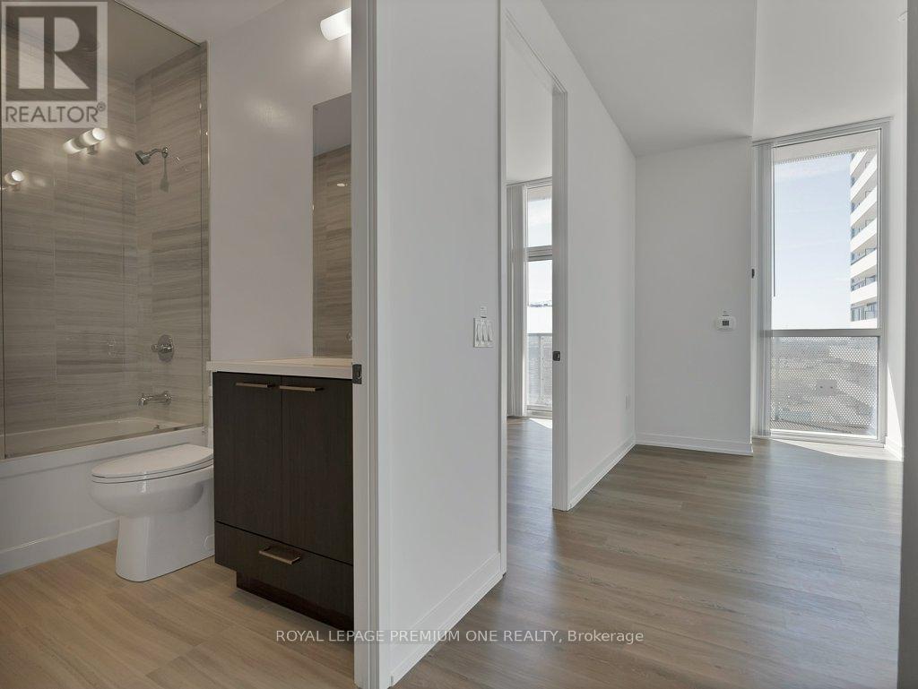 605 - 225 Commerce Street, Vaughan, Ontario  L4K 0P9 - Photo 3 - N13532844