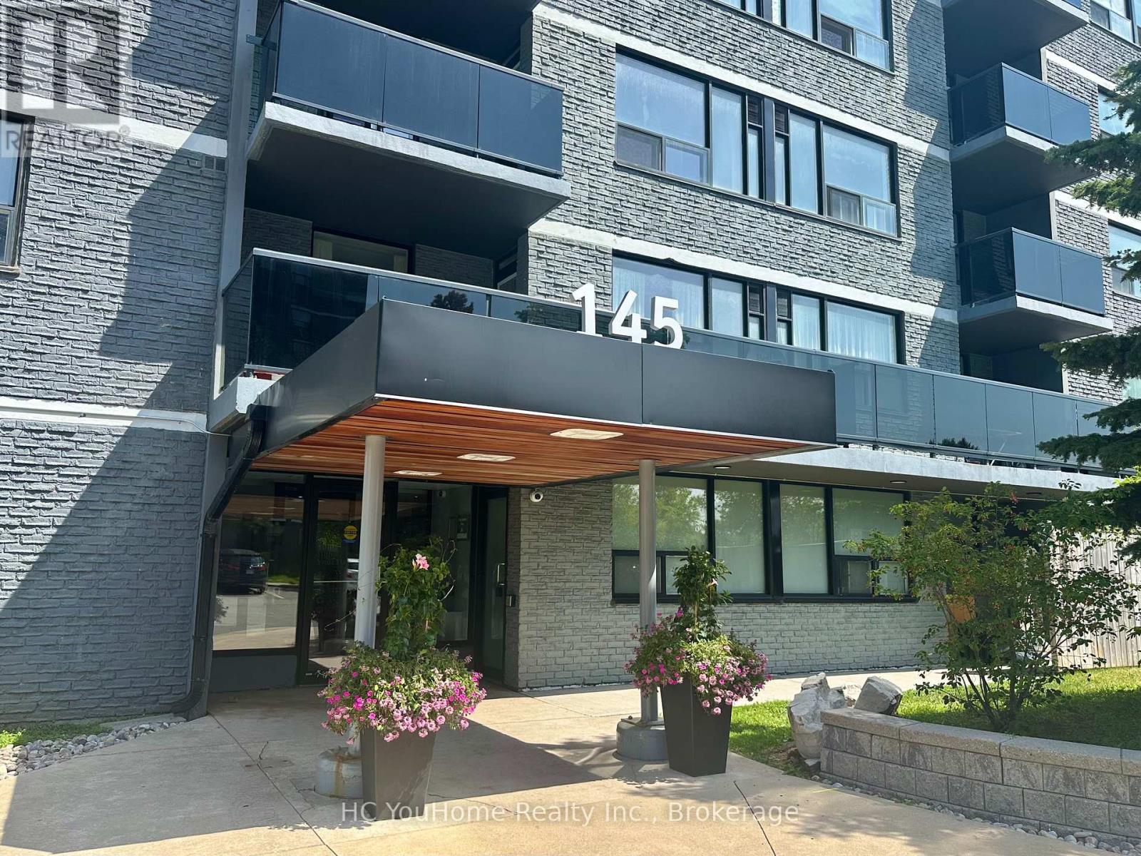 301 - 145 WELLINGTON STREET W, Aurora, Ontario