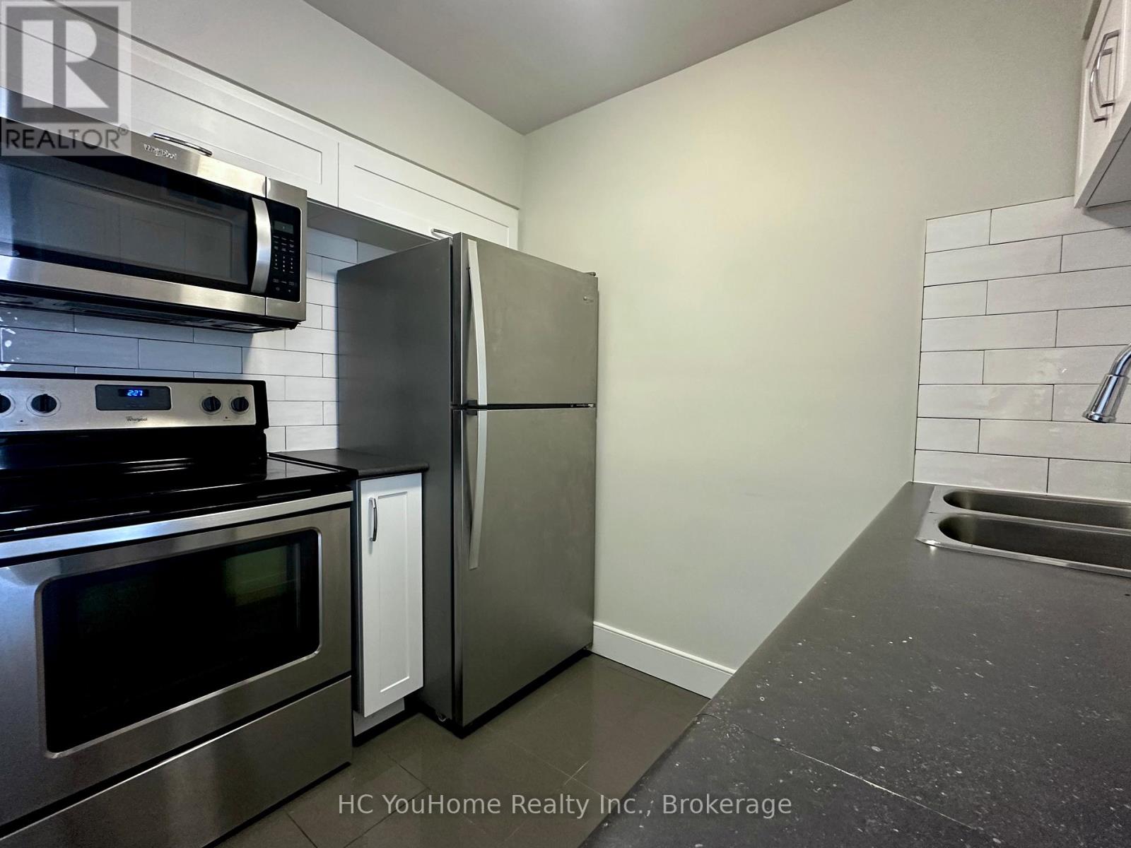301 - 145 Wellington Street W, Aurora, Ontario  L4G 3L9 - Photo 4 - N13532850