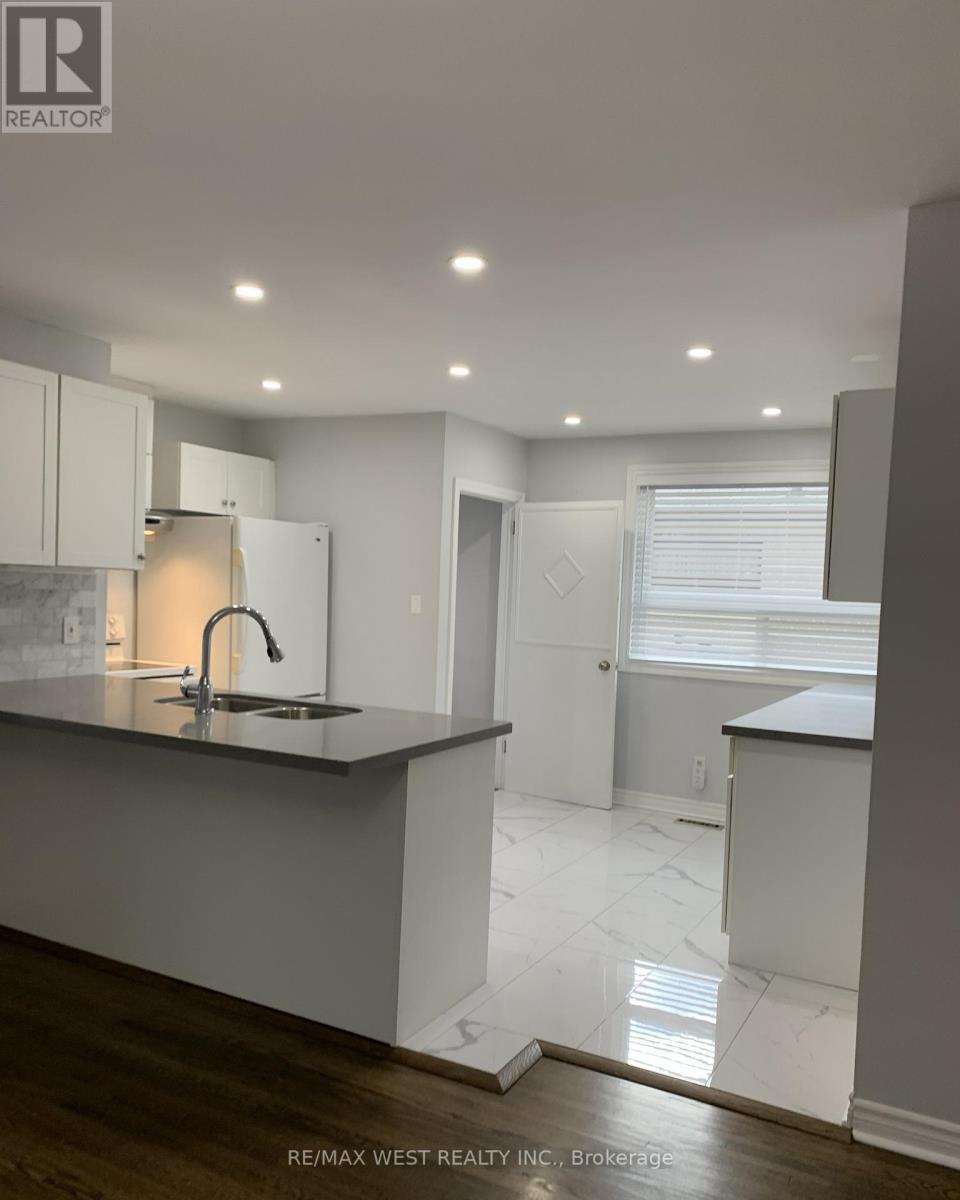 241 Ashlar Road, Richmond Hill, Ontario  L4C 2W7 - Photo 6 - N13532424