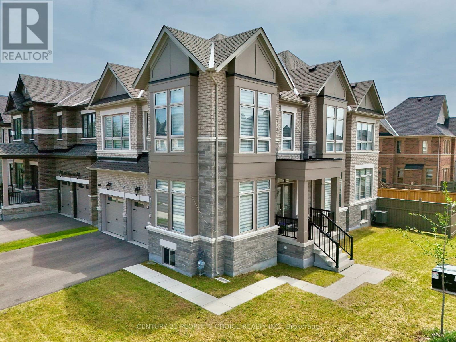 209 Stilton Avenue S, Vaughan, Ontario  L4H 5B9 - Photo 3 - N13532578