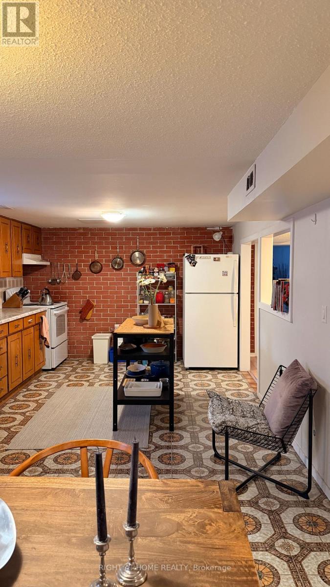 Bsmt - 7673 Darcel Avenue, Mississauga, Ontario  L4T 3R5 - Photo 3 - W13532920