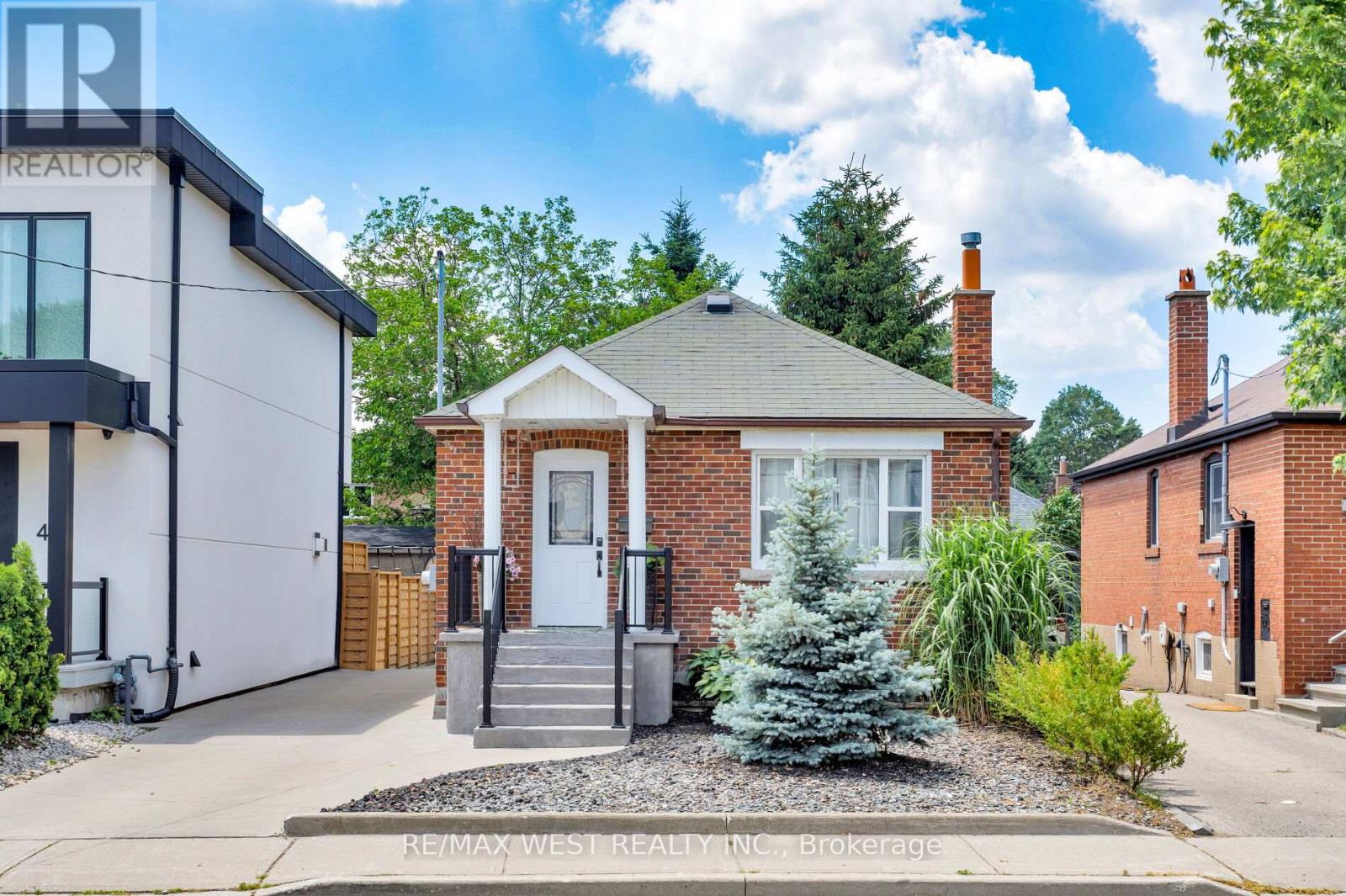 42 STEPHEN DRIVE, Toronto, Ontario