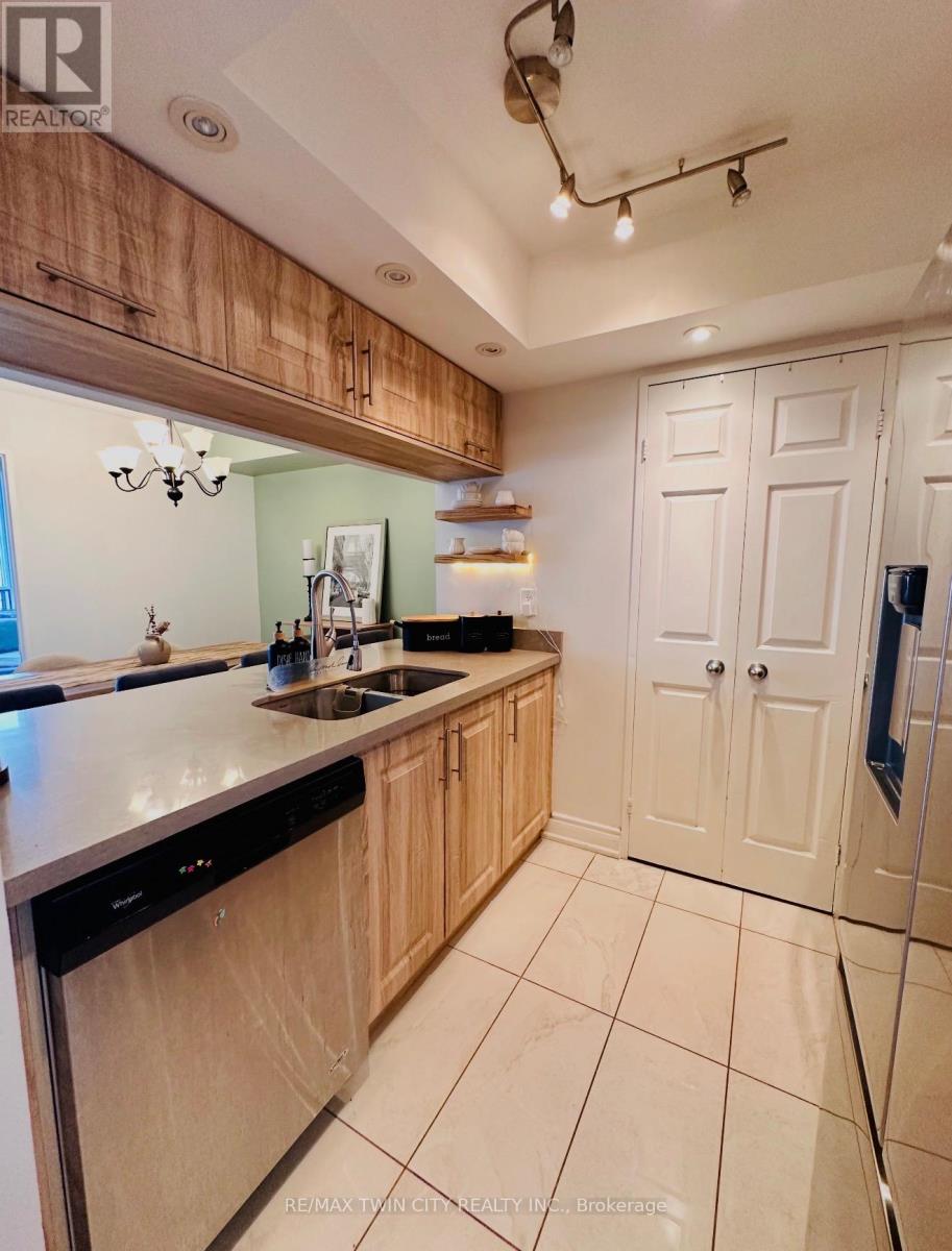 1801 - 265 Enfield Place, Mississauga, Ontario  L5B 3Y7 - Photo 10 - W13533056