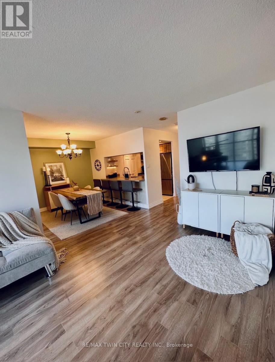 1801 - 265 Enfield Place, Mississauga, Ontario  L5B 3Y7 - Photo 3 - W13533056