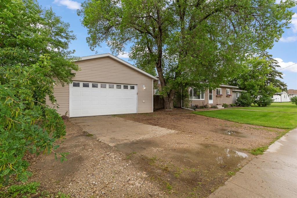 15 Dawson Road E, Richer, Manitoba  R0E 1A0 - Photo 1 - 202615485