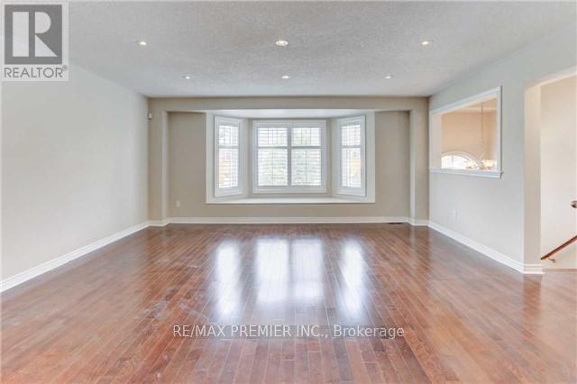 3080 Highbourne Crescent, Oakville, Ontario  L6M 5H1 - Photo 3 - W13531934