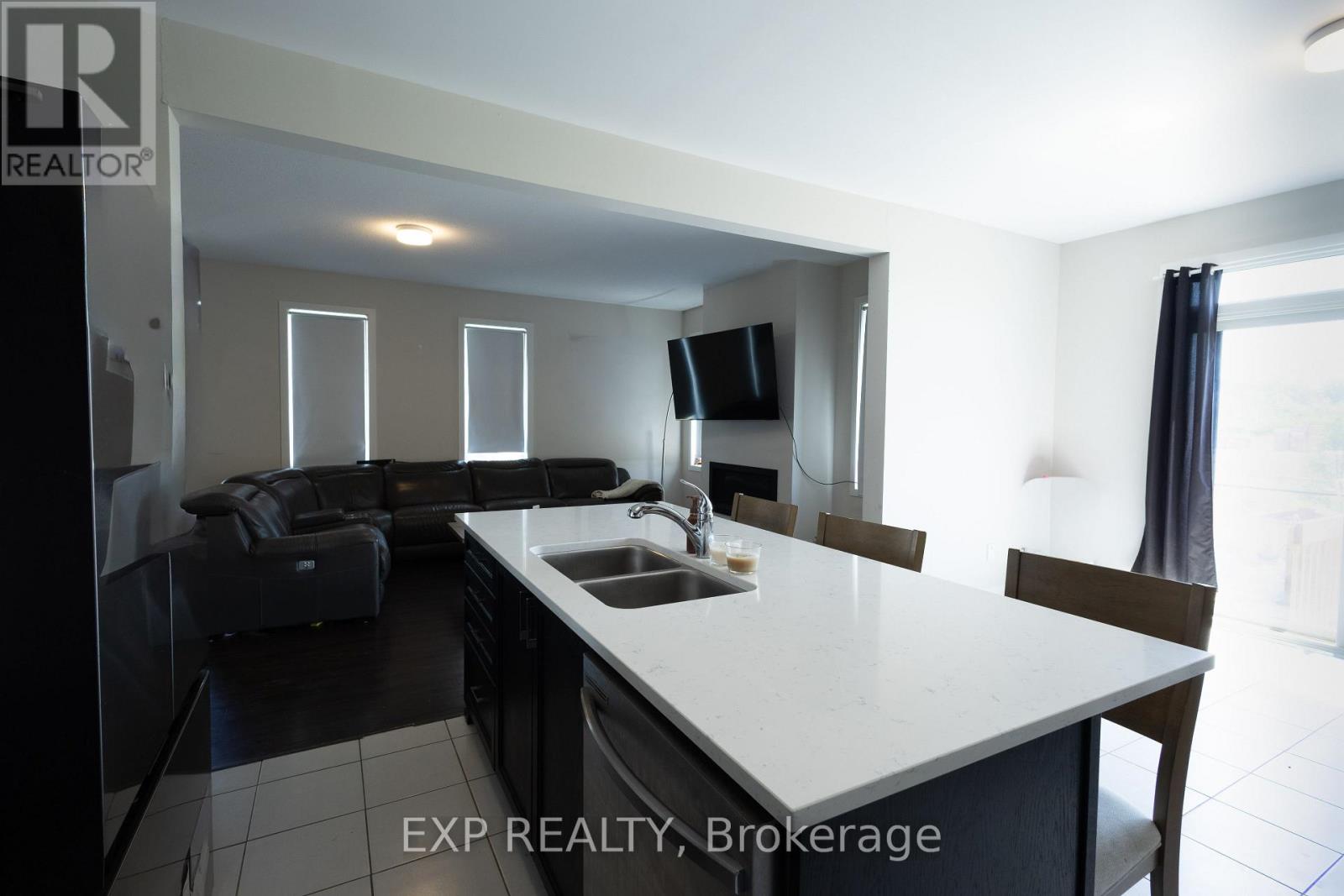 1038 Showman Street, Ottawa, Ontario  K0A 2Z0 - Photo 5 - X13530400