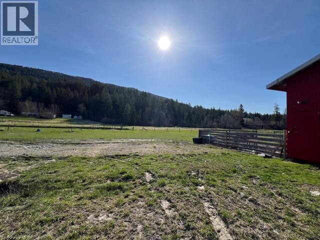 2802 Lower Wynndel Road, Wynndel, British Columbia  V0B 1G8 - Photo 9 - 10338506