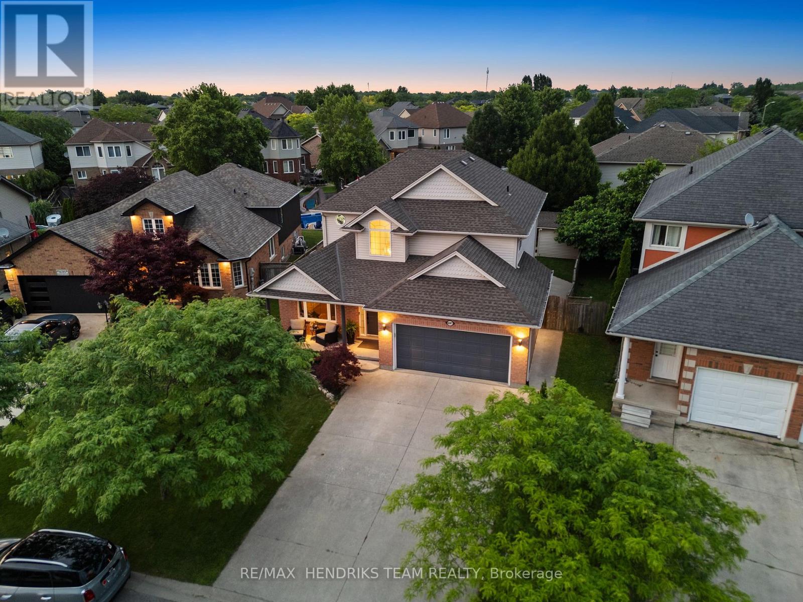 8087 Beaver Glen Drive, Niagara Falls, Ontario  L2H 3K5 - Photo 2 - X13533312