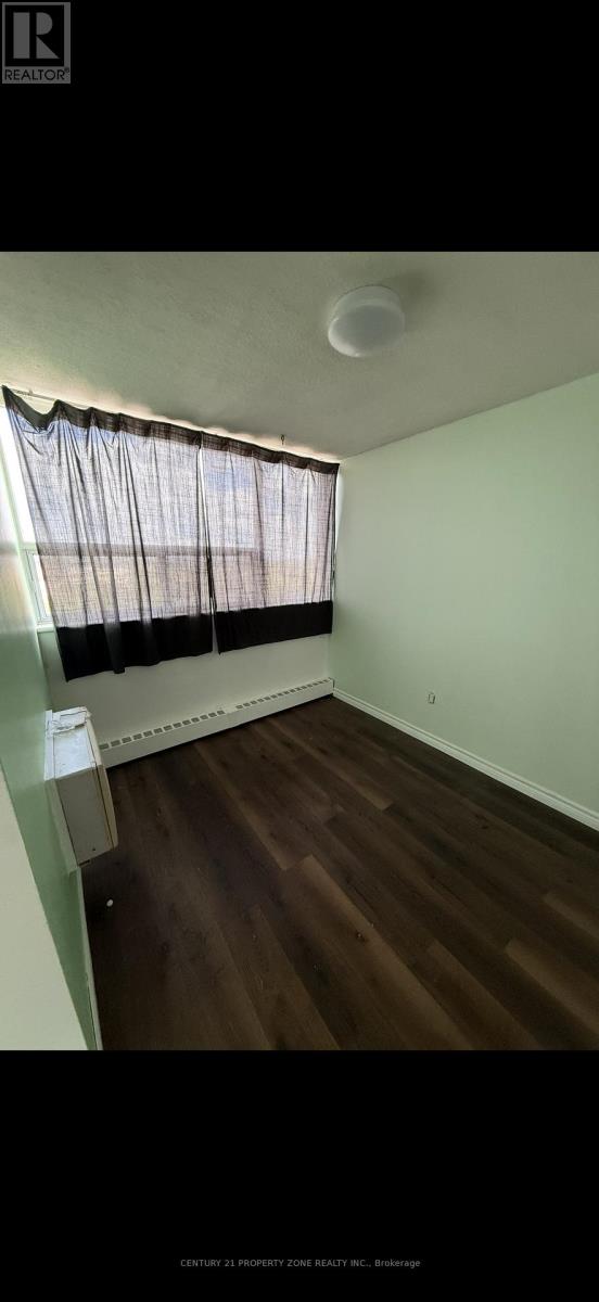 702 - 530 Lolita Gardens, Mississauga, Ontario  L5A 2A8 - Photo 2 - W13518034