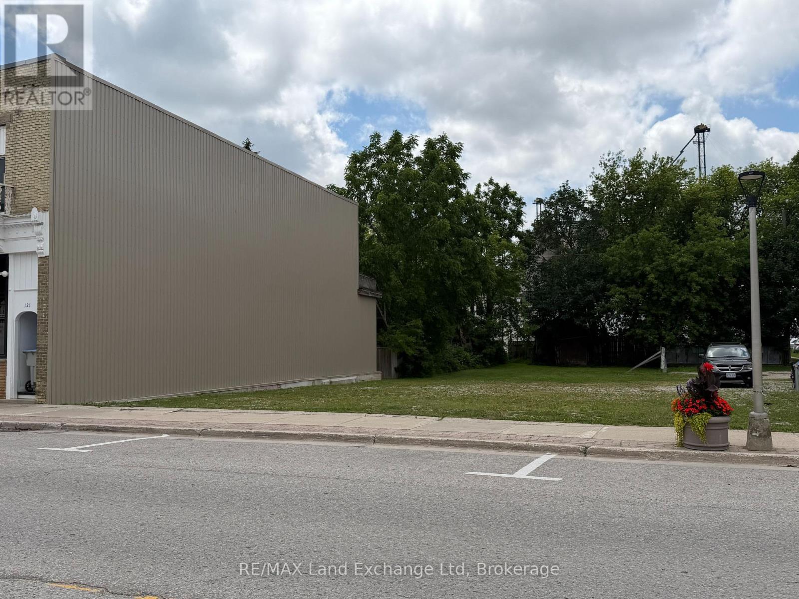 123 KING STREET, Bluewater (Hensall)