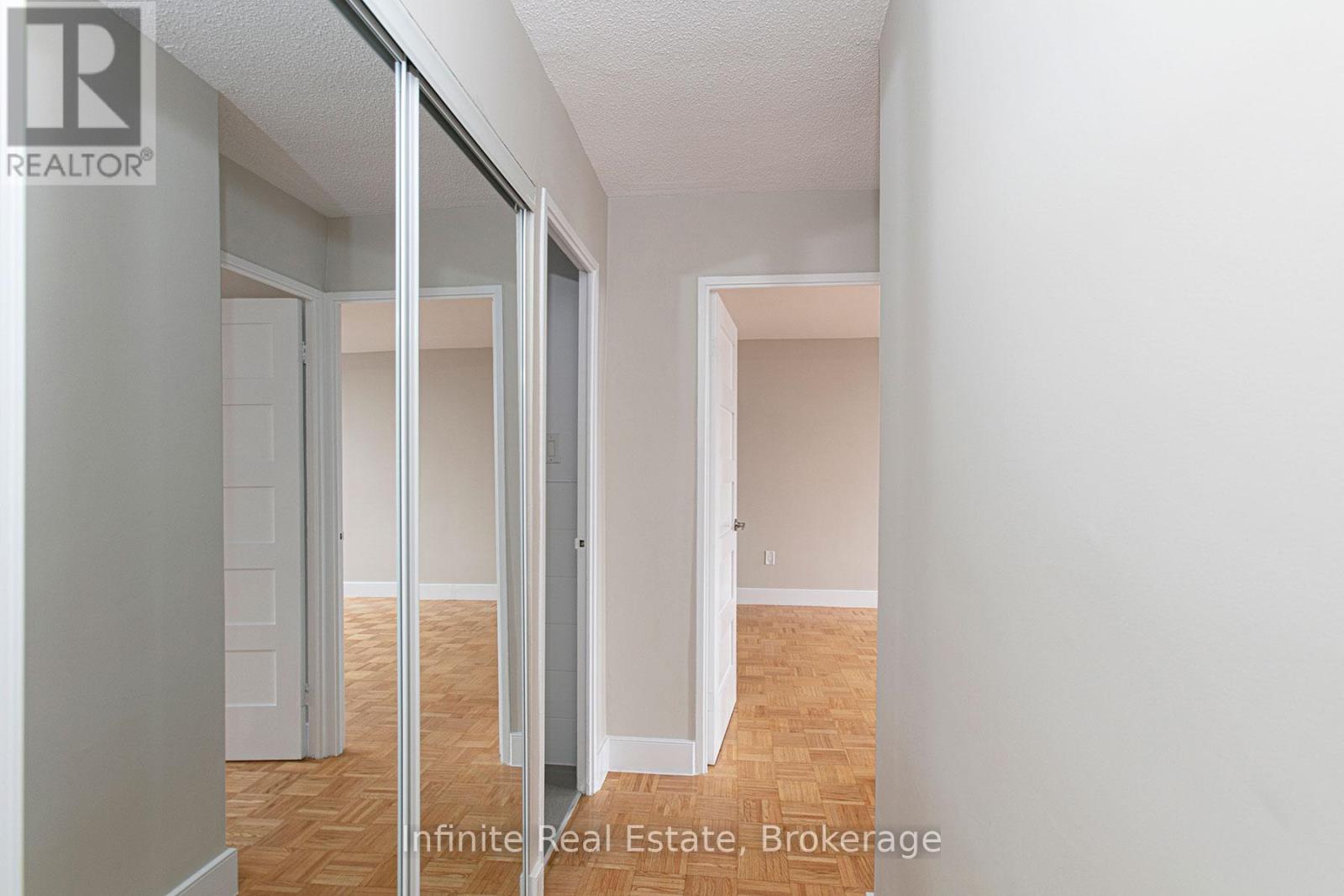 711 - 666 Spadina Avenue, Toronto, Ontario M5S 2H8 - Photo 10 - C13533190
