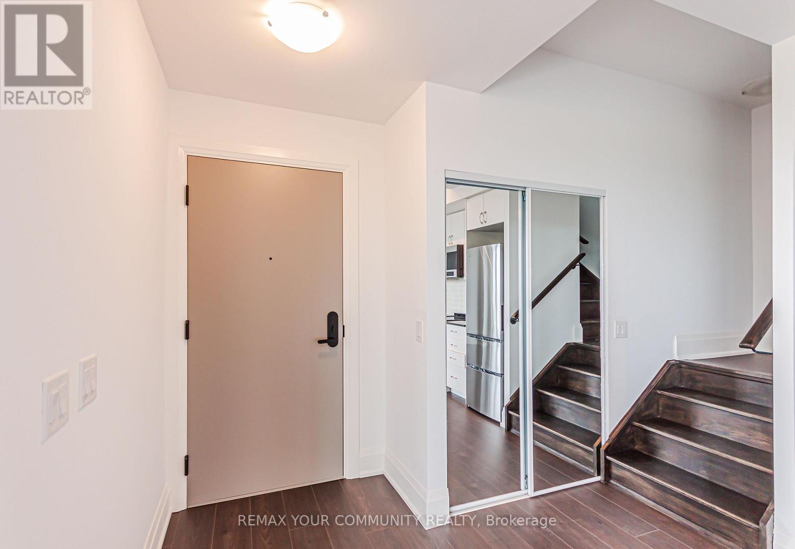 905 - 700 Sheppard Avenue W, Toronto, Ontario  M3H 0G5 - Photo 2 - C13533212