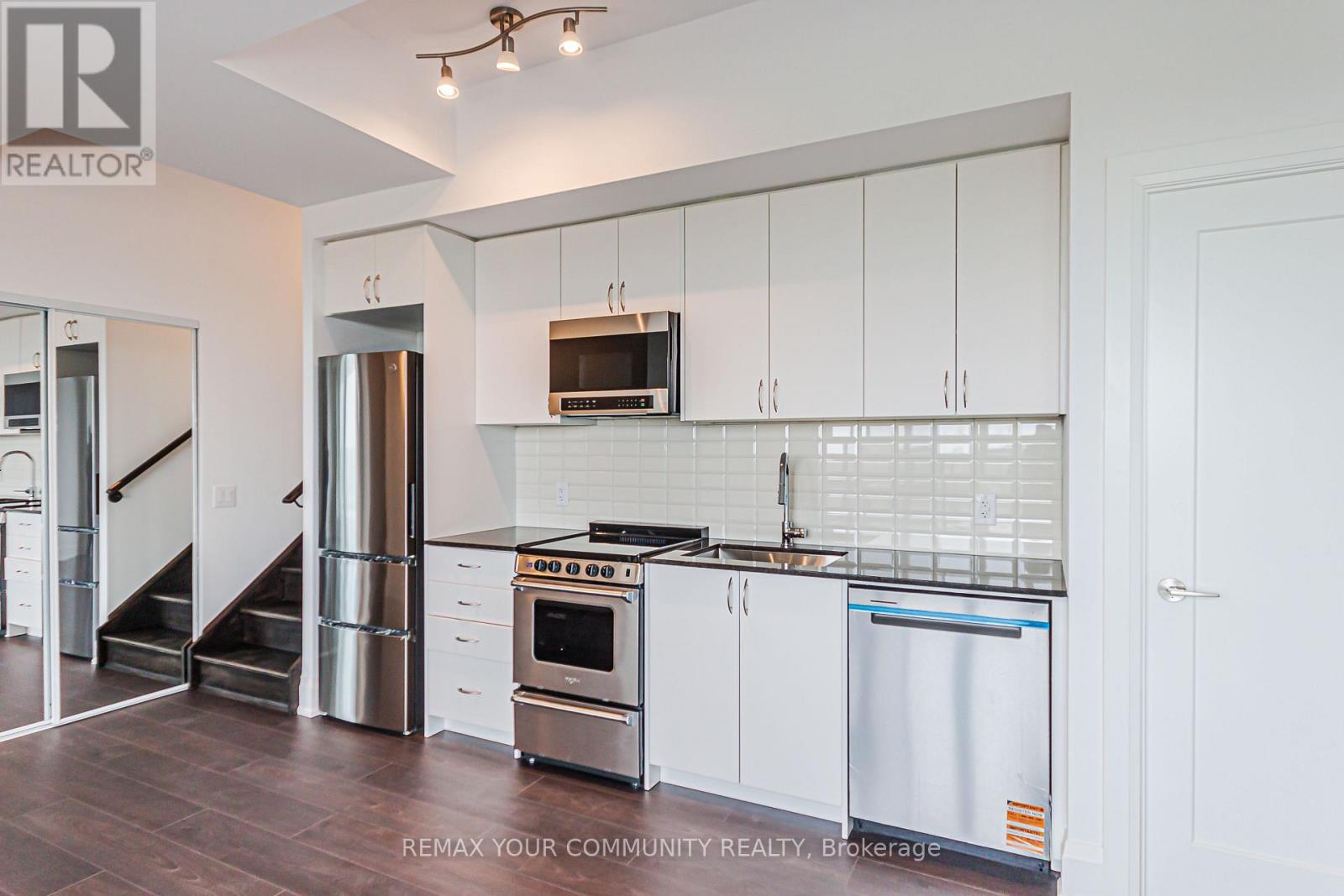 905 - 700 Sheppard Avenue W, Toronto, Ontario  M3H 0G5 - Photo 6 - C13533212