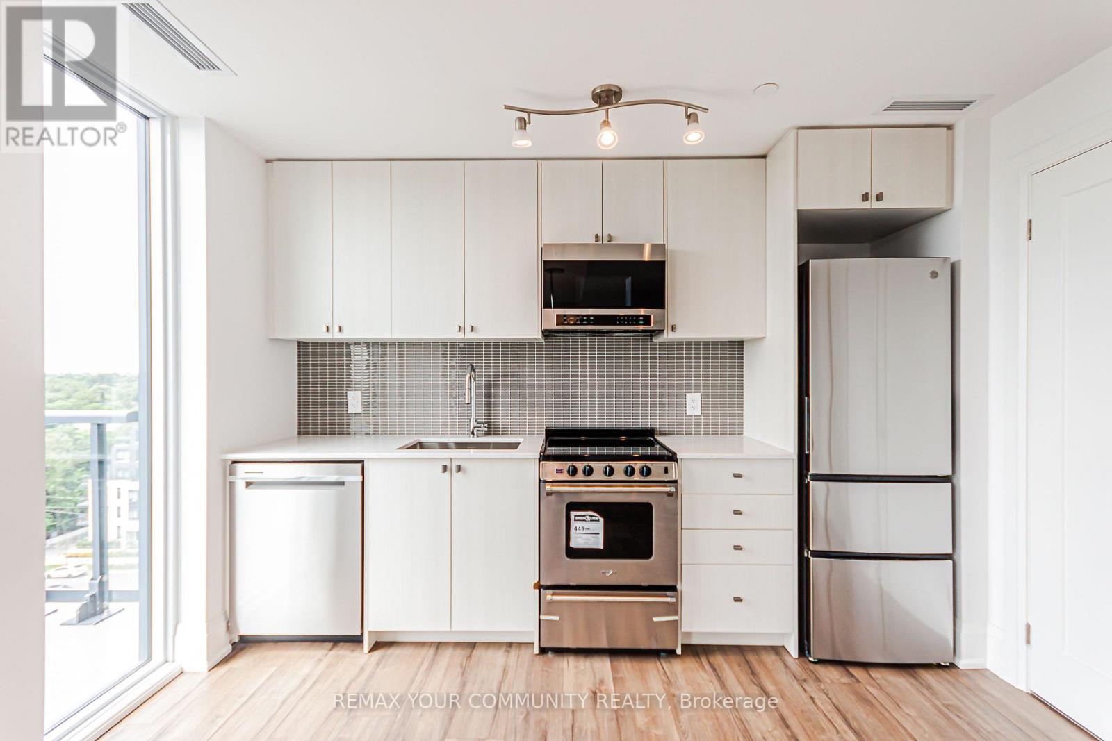 904 - 700 Sheppard Avenue W, Toronto, Ontario  M3H 0G5 - Photo 8 - C13533220