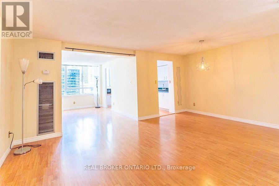 2021 - 633 Bay Street, Toronto, Ontario  M5G 2G4 - Photo 4 - C13533374