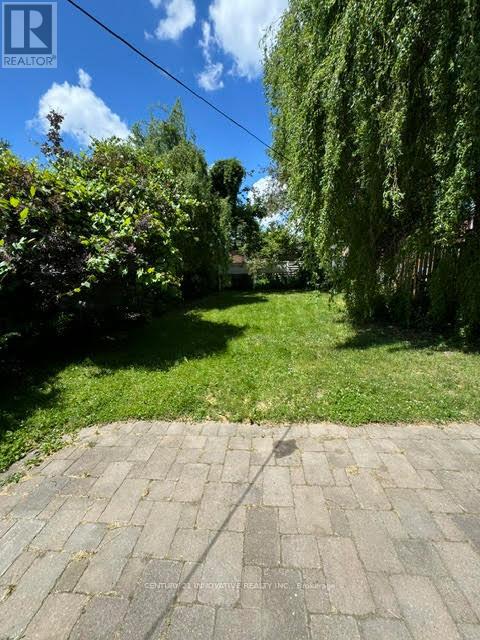 10 Memorial Park Avenue, Toronto, Ontario  M4J 2J6 - Photo 17 - E13533326