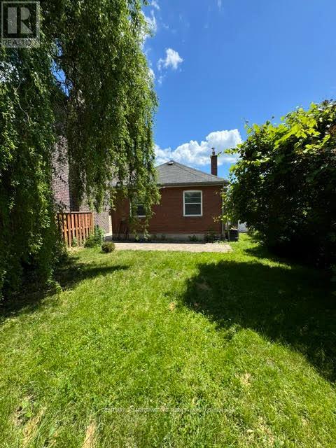 10 Memorial Park Avenue, Toronto, Ontario  M4J 2J6 - Photo 18 - E13533326