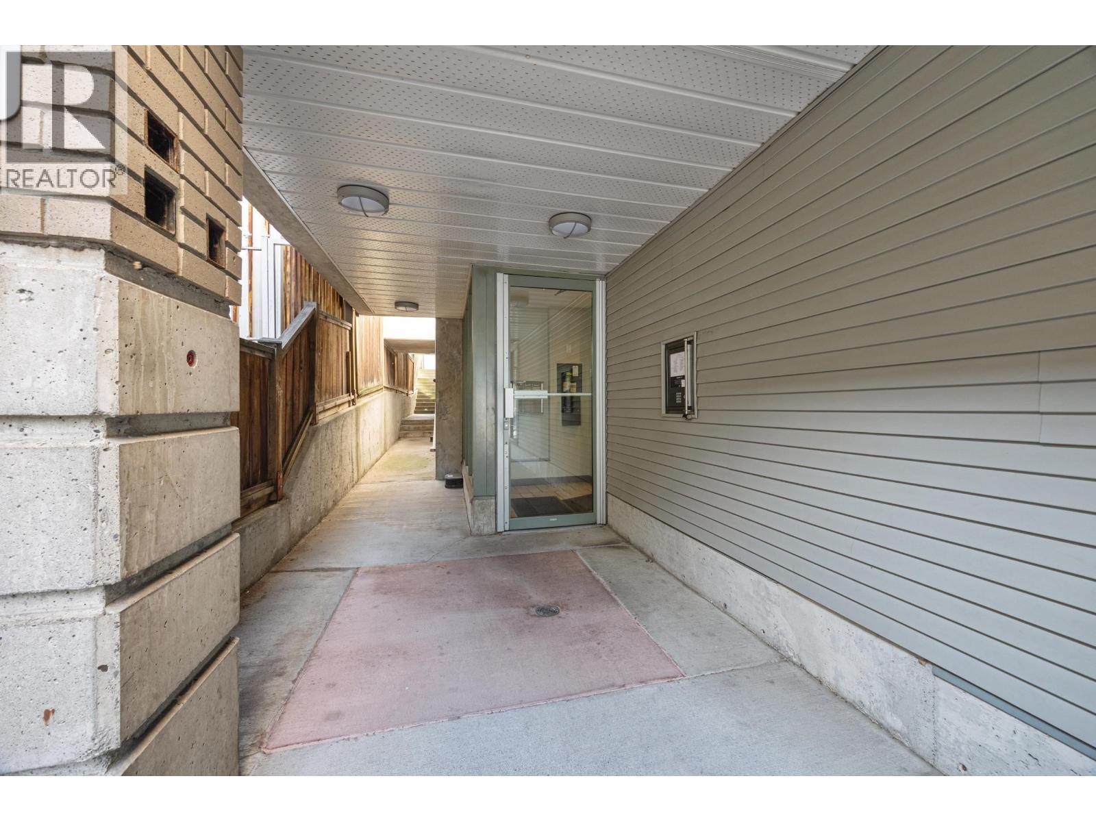 403 3939 Hastings Street, Burnaby, British Columbia  V5C 2H8 - Photo 4 - R3140821