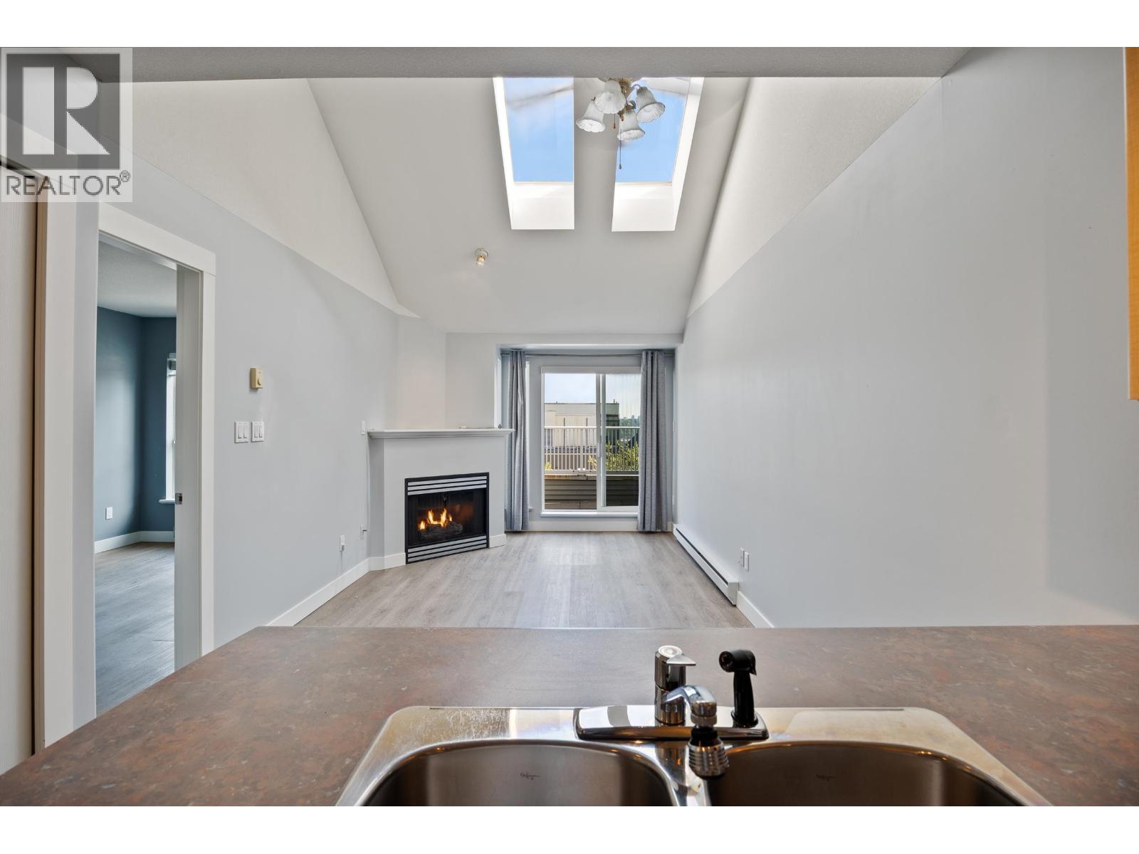 403 3939 Hastings Street, Burnaby, British Columbia  V5C 2H8 - Photo 10 - R3140821