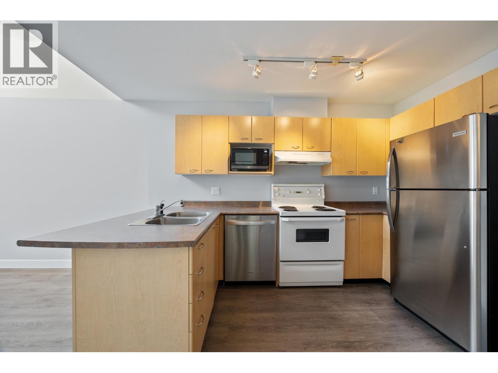 403 3939 Hastings Street, Burnaby, British Columbia  V5C 2H8 - Photo 6 - R3140821