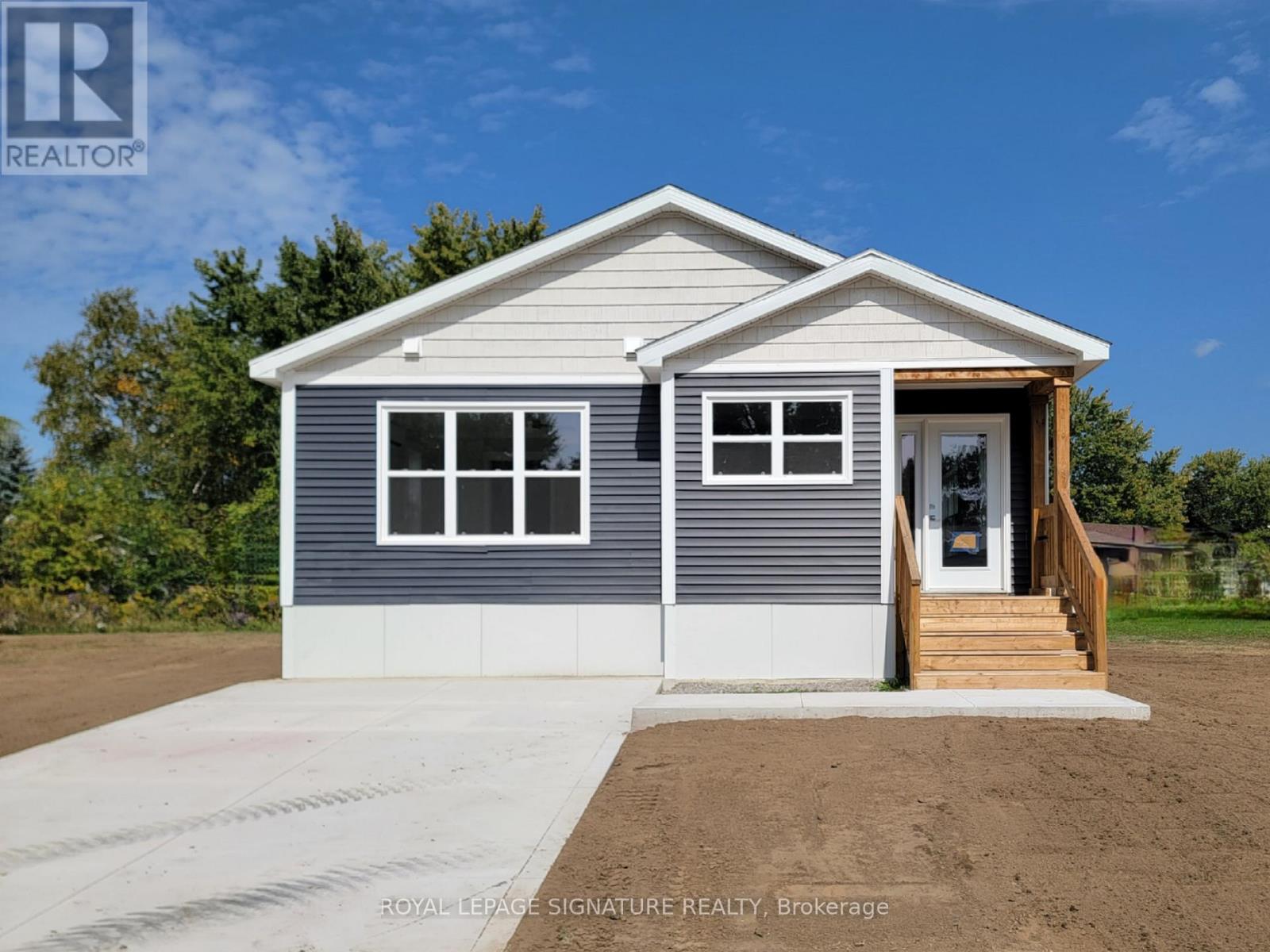 16 Briarwood Place, Innisfil, Ontario  L0L 1L0 - Photo 1 - N13533156