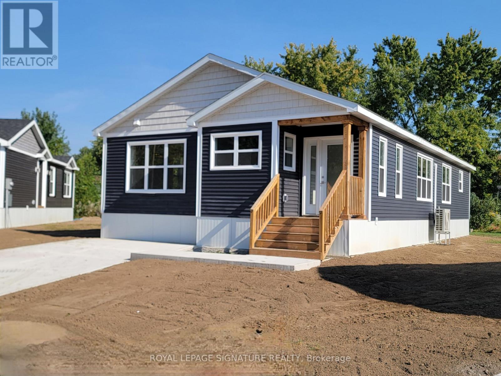16 Briarwood Place, Innisfil, Ontario  L0L 1L0 - Photo 2 - N13533156