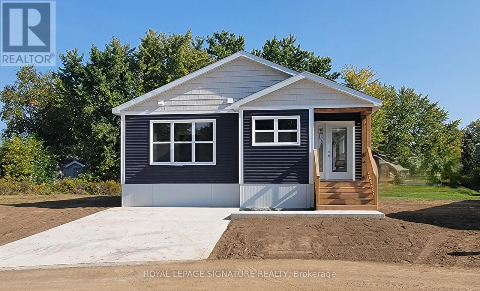 16 Briarwood Place, Innisfil, Ontario  L0L 1L0 - Photo 3 - N13533156