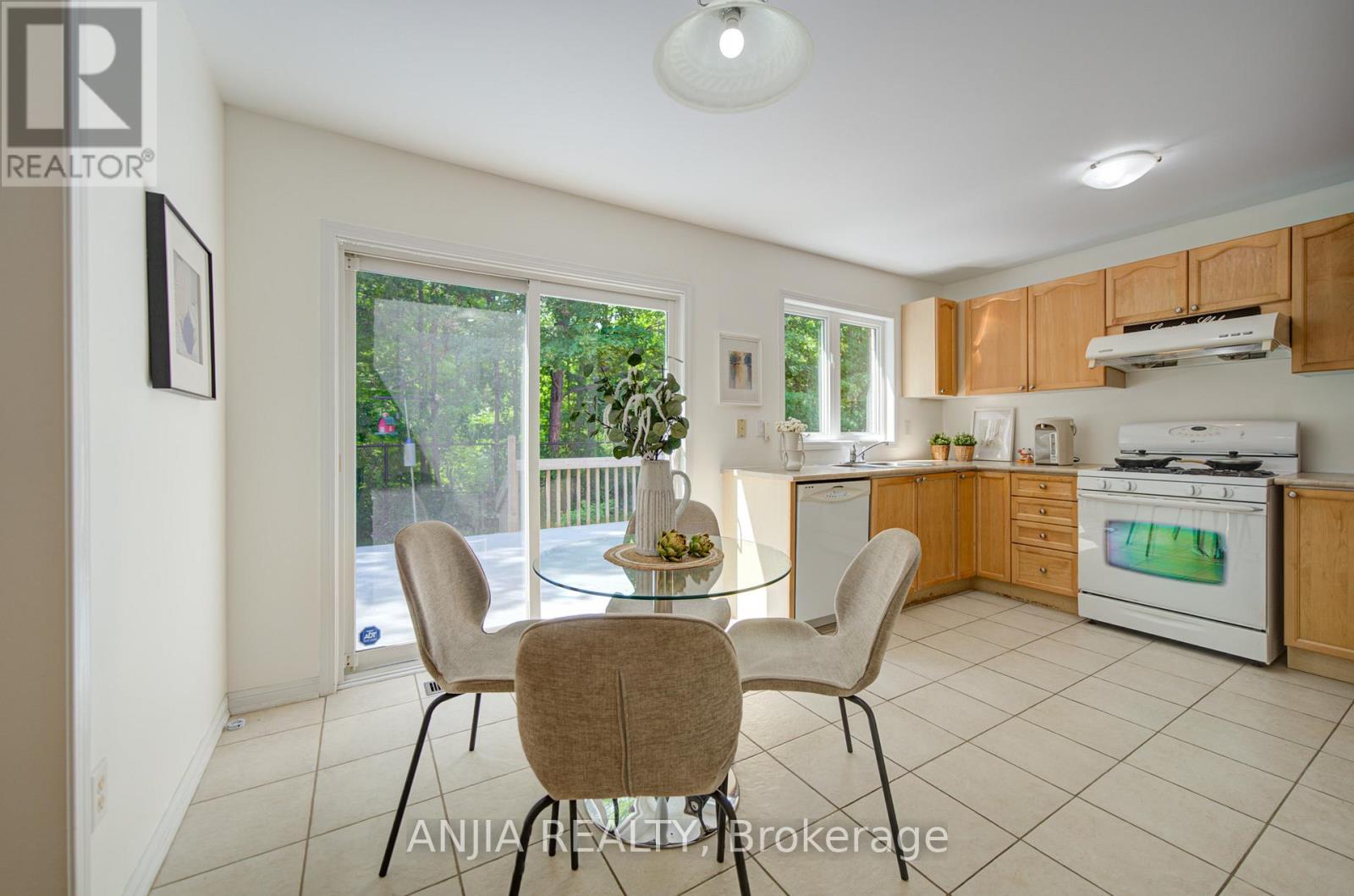 54 Weldon Woods Court, Whitchurch-Stouffville, Ontario  L4A 0J4 - Photo 14 - N13533182