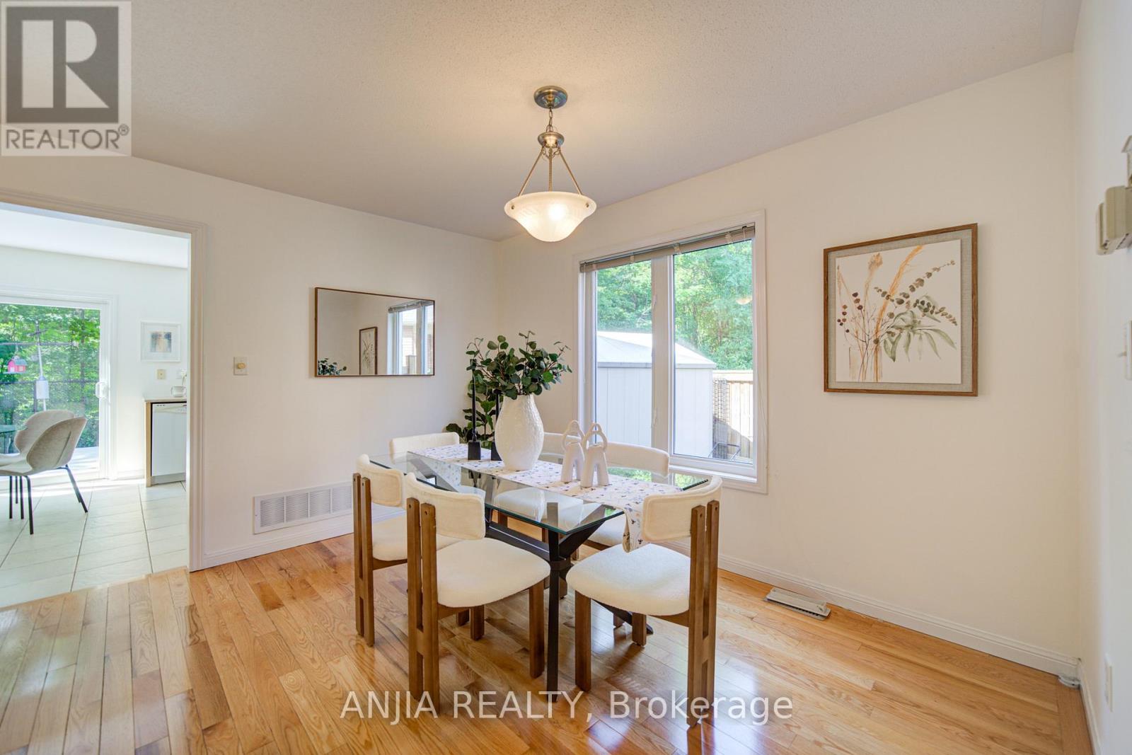 54 Weldon Woods Court, Whitchurch-Stouffville, Ontario  L4A 0J4 - Photo 6 - N13533182