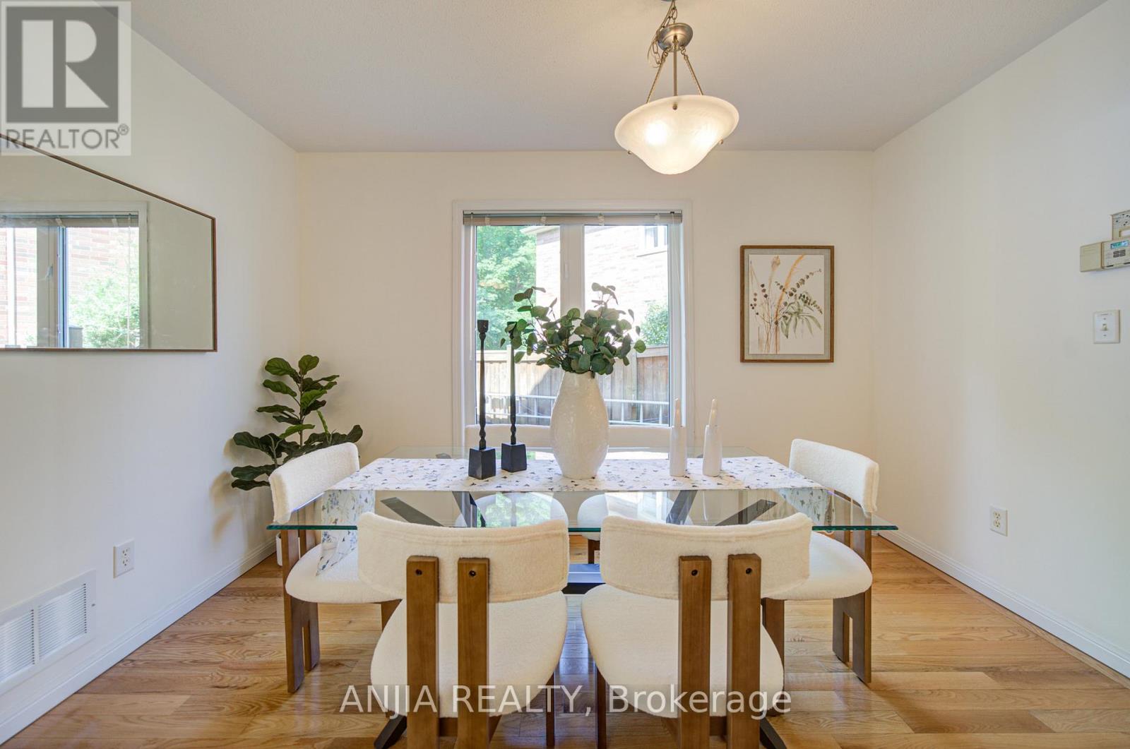 54 Weldon Woods Court, Whitchurch-Stouffville, Ontario  L4A 0J4 - Photo 7 - N13533182