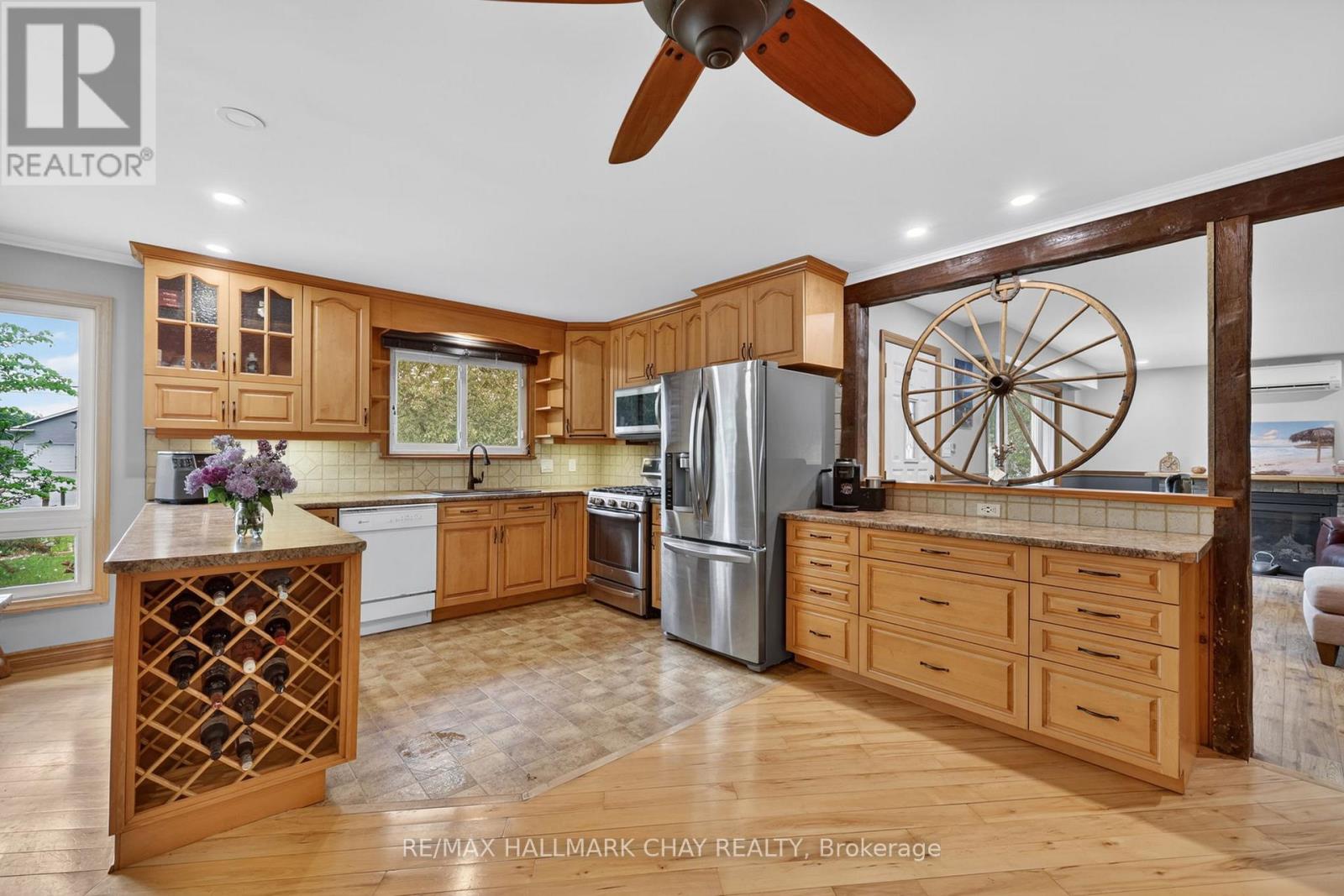 2017 Warminster Side Road, Oro-Medonte, Ontario  L3V 0K5 - Photo 4 - S13533292